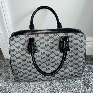 Micahel kors handbag